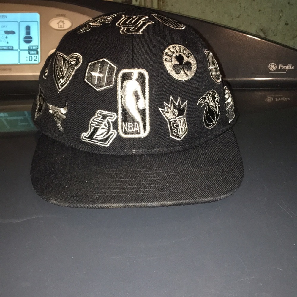 Reebok vintage embroided NBA teams hat